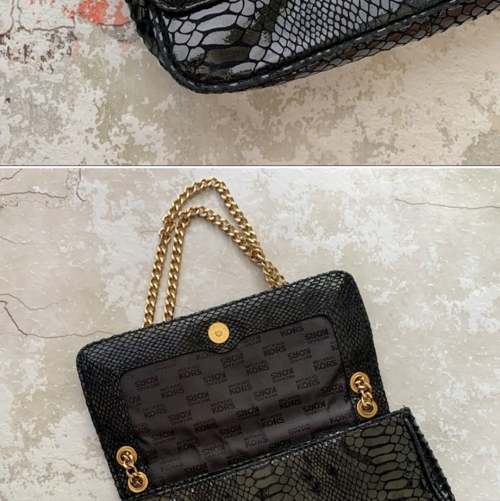 Michael Kors Black Hamilton Leather Shoulder Bag. - Picture 11 of 12
